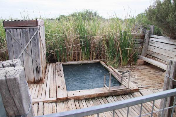 De hot pool, niet echt om te zwemmen en ook niet echt heet.