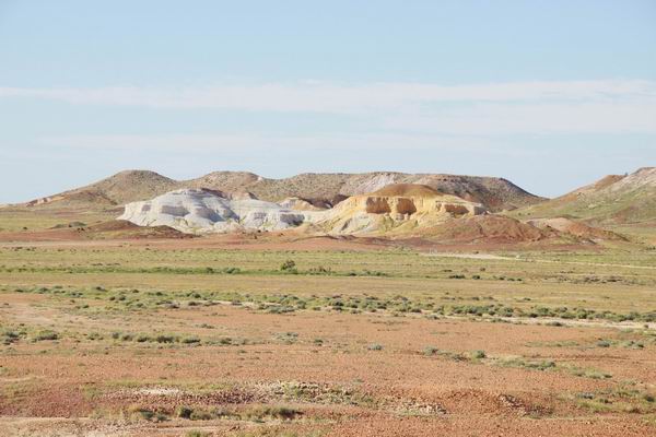 Kenmerkende heuvels in de Breakaways.
Peper en zoutstel genoemd, maar ze hebben ook andere namen.