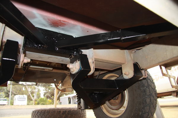 Ook de reparatie van het chassis en alle laspunten gedaan