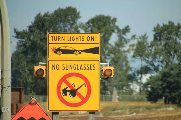 Ontsteek verlichting, draag geen zonnebril
Voor een tunnel
