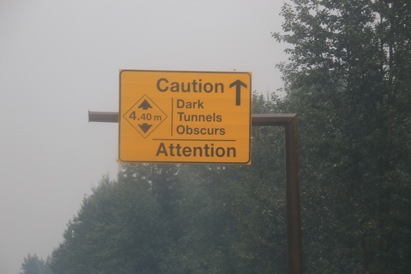 Pas op; donkere tunnels